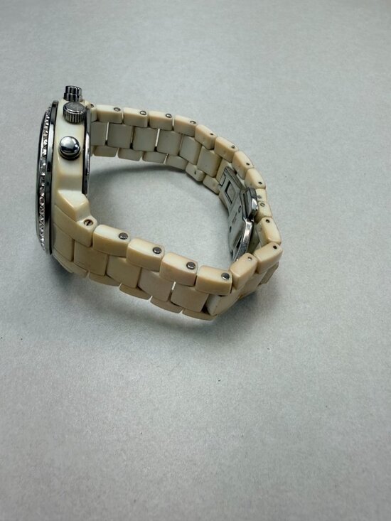 Michael Kors Women Runway Glam Crystal Bezel Cream Chronograph Watch main image 4